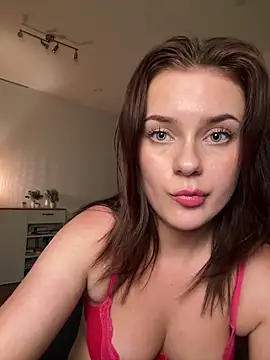 MaribelRiver live cam, Germany, Black, Green, Big Ass - EroticFlix