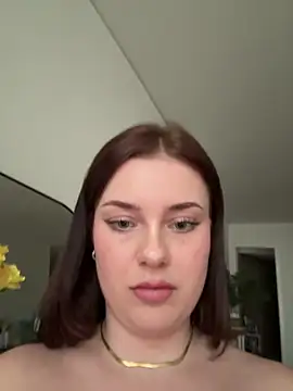MaribelRiver live cam, Germany, Black, Green, Big Ass - EroticFlix