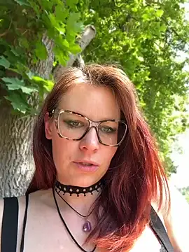Mona-im-Einhornyland live cam, Germany, Average, Red, Green - EroticFlix