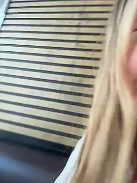 Mona_Plus live cam, Spain, Curvy, Blonde, Green - EroticFlix