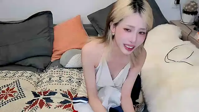 MoonVelour999 live cam, TW, Thin, Big Tits - EroticFlix