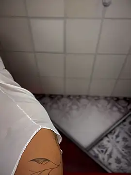 MystiqueXXX live cam, Colombia, Thin, Blonde, Brown - EroticFlix