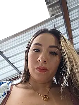Natasanz live cam, Colombia, Curvy, Blonde, Brown - EroticFlix