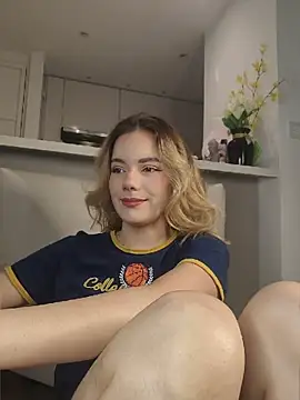 NicoleCut live cam, Thin, Blonde, Green, Hairy - EroticFlix