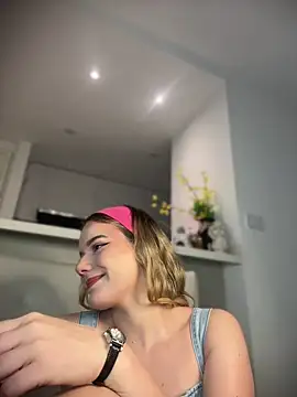 NicoleCut live cam, Thin, Blonde, Green, Hairy - EroticFlix