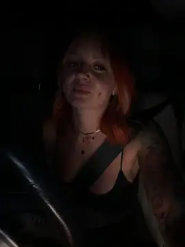 ObviouslyPeachy live cam, Germany, Average, Red, Green - EroticFlix