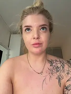 OdriOlsens live cam, Russia, Curvy, Blonde, Green - EroticFlix