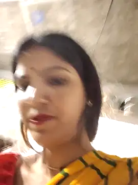 Riya_jaan12 live cam model