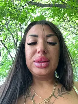 RuslanaXX live cam, Thin, Black, Blue, Shaven - EroticFlix