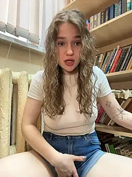 RussianWoman live cam, Russia, Curvy, Blonde, Blue - EroticFlix