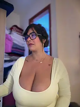 Saorii_kiido live cam, Colombia, Curvy, Brown, Black - EroticFlix