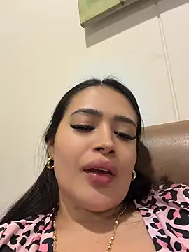 Sara_fun live cam, Colombia, Curvy, Blonde, Big Ass - EroticFlix