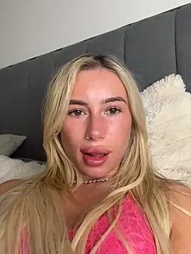 SexySaraxxoo live cam, United Kingdom, Thin, Blonde, Hazel - EroticFlix