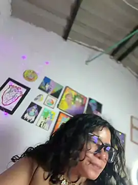 Simone_Miller live cam, Venezuela, Curvy, Brown, Brown - EroticFlix