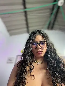 Simone_Miller live cam, Venezuela, Curvy, Brown, Brown - EroticFlix