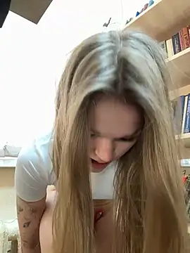StreetSquirt live cam, Russia, Athletic, Blonde, Blue - EroticFlix
