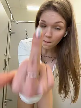 StreetSquirt live cam, Russia, Athletic, Blonde, Blue - EroticFlix