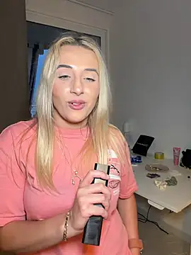 Strongqueen live cam, United Kingdom, Curvy, Blonde, Blue - EroticFlix