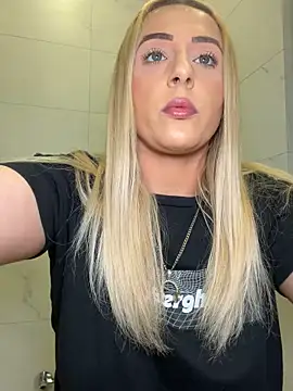 Strongqueen live cam, United Kingdom, Curvy, Blonde, Blue - EroticFlix
