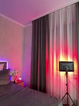SugarDanger live cam, Athletic, Blonde, Blue, Big Ass - EroticFlix