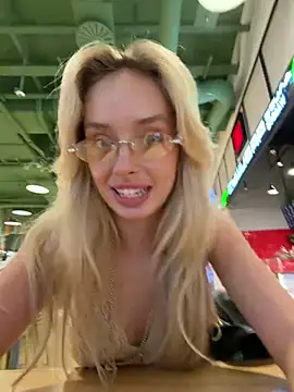 SunnyShiney live cam, Athletic, Blonde, Blue, Big Ass - EroticFlix