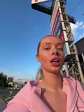 SunnyShiney live cam, Athletic, Blonde, Blue, Big Ass - EroticFlix