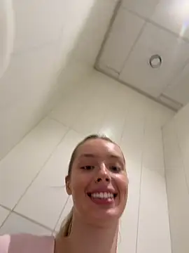 SunnyShiney live cam, Athletic, Blonde, Blue, Big Ass - EroticFlix
