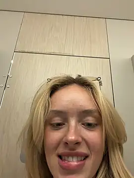 SunnyShiney live cam, Athletic, Blonde, Blue, Big Ass - EroticFlix