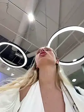 SunnyShiney live cam, Athletic, Blonde, Blue, Big Ass - EroticFlix