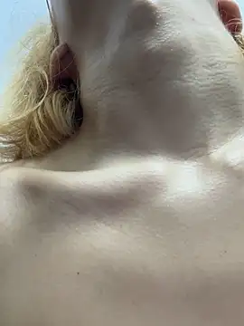 SweetBunnyGF live cam, Thin, Blonde, Brown, Shaven - EroticFlix