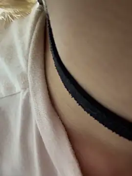 SweetBunnyGF live cam, Thin, Blonde, Brown, Shaven - EroticFlix