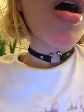 SweetBunnyGF live cam, Thin, Blonde, Brown, Shaven - EroticFlix