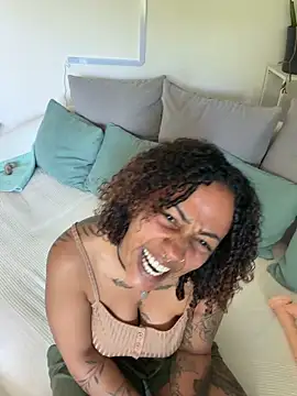 SweetPetiteNoir live cam, Germany, Average, Black, Brown - EroticFlix