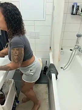 SweetPetiteNoir live cam, Germany, Average, Black, Brown - EroticFlix