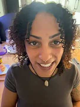 SweetPetiteNoir live cam, Germany, Average, Black, Brown - EroticFlix