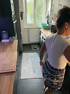 SweetPetiteNoir live cam, Germany, Average, Black, Brown - EroticFlix