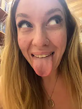 Sweet___Emily live cam, Large, Blonde, Grey, Big Ass - EroticFlix