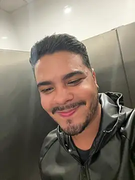 TheKingThiago live cam, Average, Black, Brown, Big Ass - EroticFlix