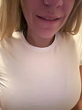 VenClea live cam, GR, Athletic, Blonde, Green - EroticFlix