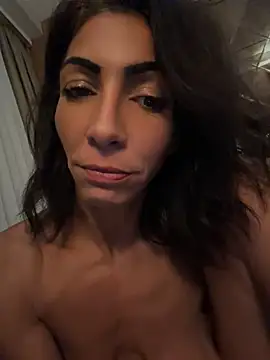 Yasmiinee live cam, France, Thin, Black, Hazel - EroticFlix