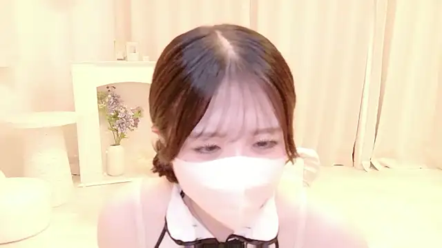 Yuinyaaa gallery cover
