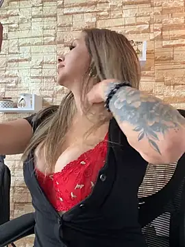_Abril-Office1 live cam, Colombia, Athletic, Black, Brown - EroticFlix