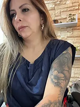 _Abril-Office1 live cam, Colombia, Athletic, Black, Brown - EroticFlix