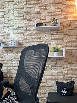 _Abril-Office1 live cam, Colombia, Athletic, Black, Brown - EroticFlix