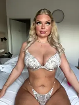 _Lilly_angel live cam, Germany, Curvy, Blonde, Blue - EroticFlix