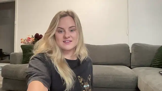 bigboobybaby@xh live cam, United Kingdom, Curvy, Blonde, Blue - EroticFlix