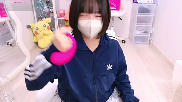 chii_chan_o0 live cam, Japan, Average, Black, Black - EroticFlix