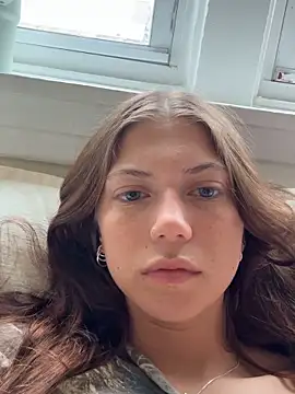 emilycoco live cam model