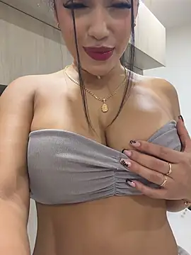emma_andrew1 live cam, Colombia, Average, Black, Black - EroticFlix