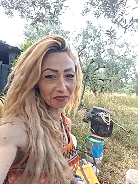 harleyejoker1 live cam, Italy, Thin, Blonde, Green - EroticFlix